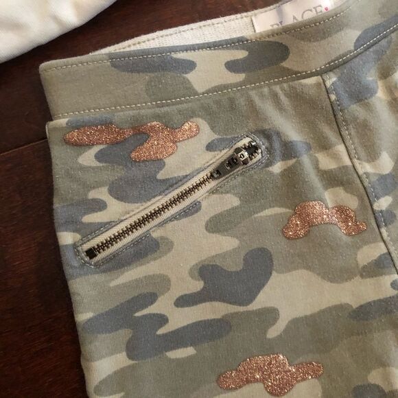 Joggers , shirt and jacket bundle - Picture 7 of 11